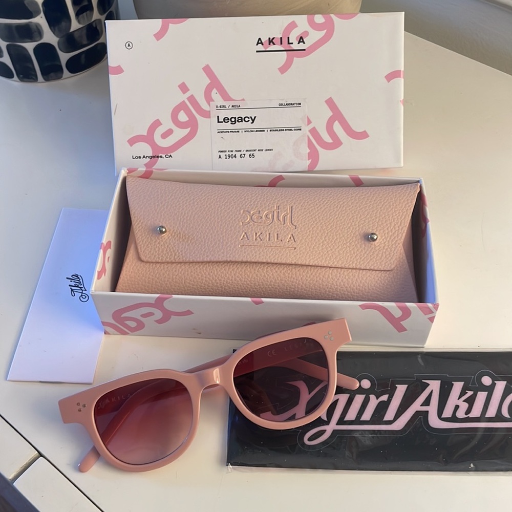 X girl x Akila Legacy sunglasses POWDER PINK ACETATE / GRADIENT ROSE LENS